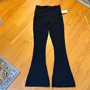 Spanx Be Micro Flare Pant Very black NWT size medium petite 50915Q